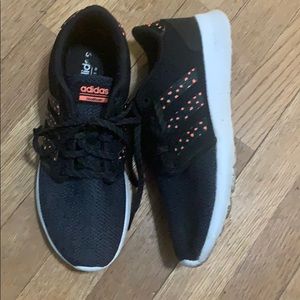 Ladies Adidas Cloudfoam shoes.